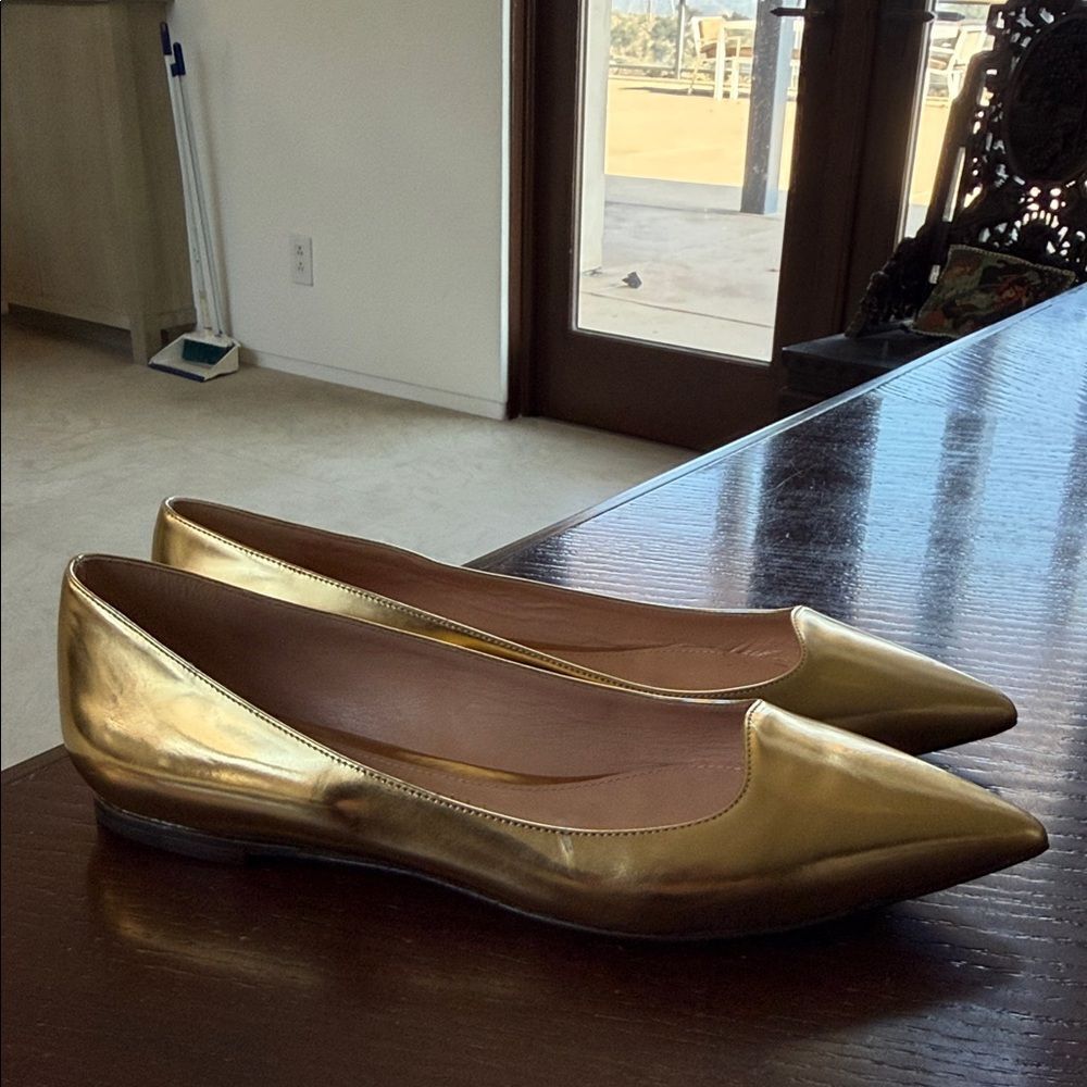 Palter Deliso Vintage Gold Pointed Flats 37